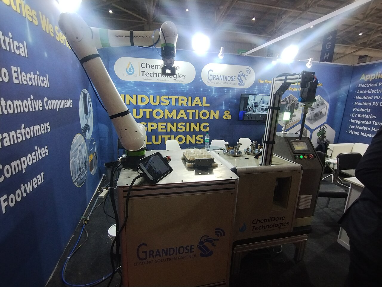 FANUC CRX: CRX-10iA/L on a dispensing cell at Electronica India 2025