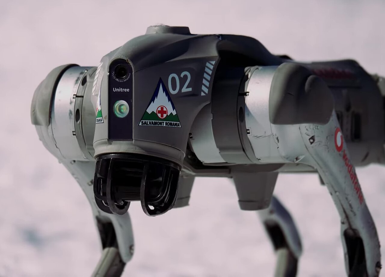 Unitree Go2: Close-up of the head with camera and LiDAR